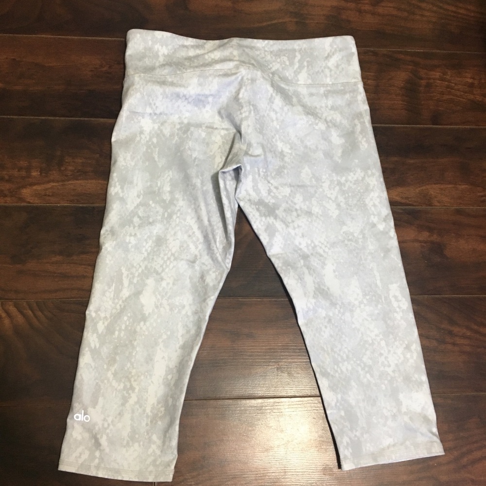 Alo Yoga Python Print Capris - image 3